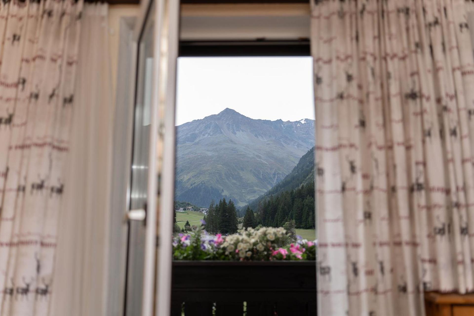 Haus Margret Acomodação com café da manhã Sankt Leonhard im Pitztal Exterior foto