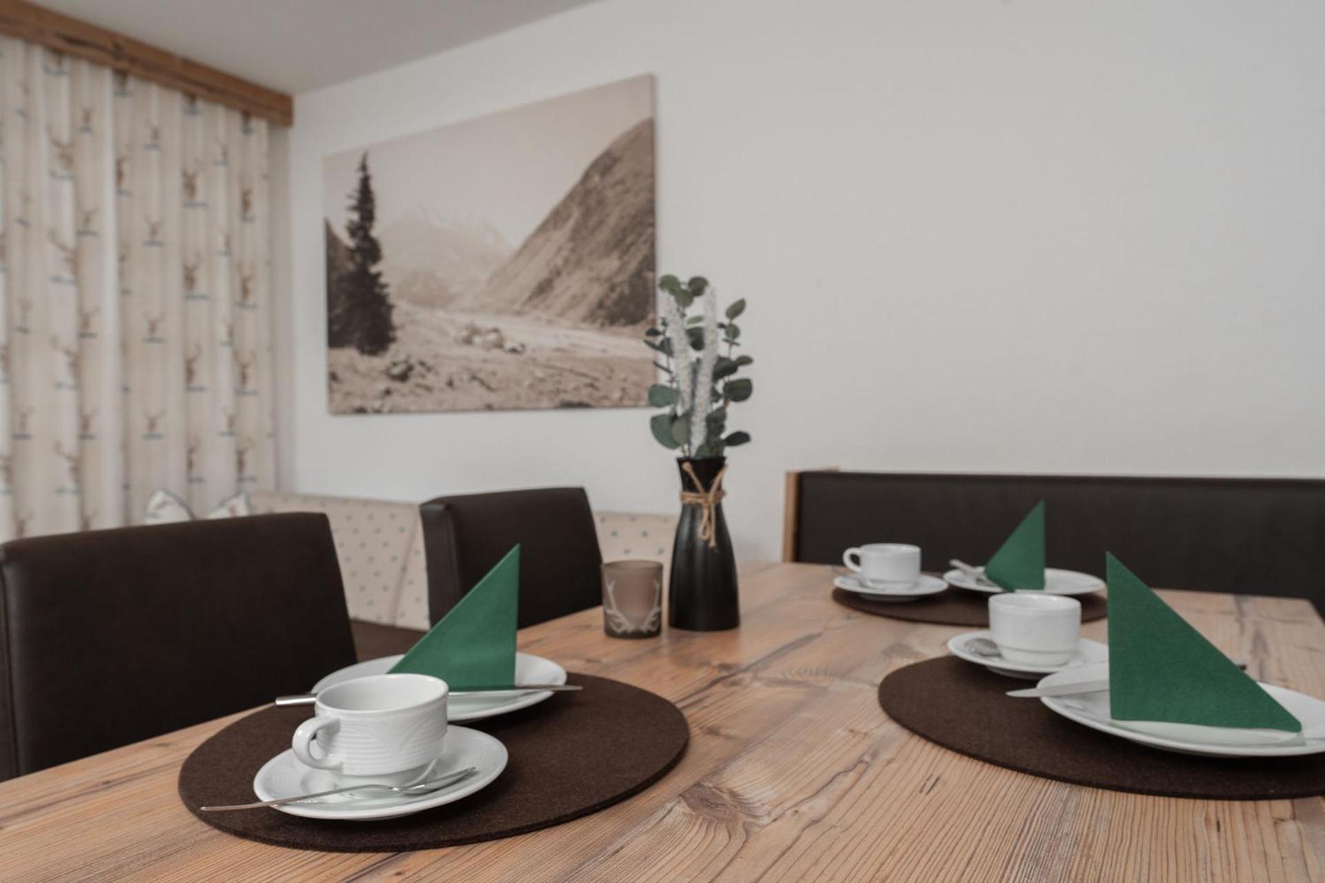 Haus Margret Acomodação com café da manhã Sankt Leonhard im Pitztal Exterior foto