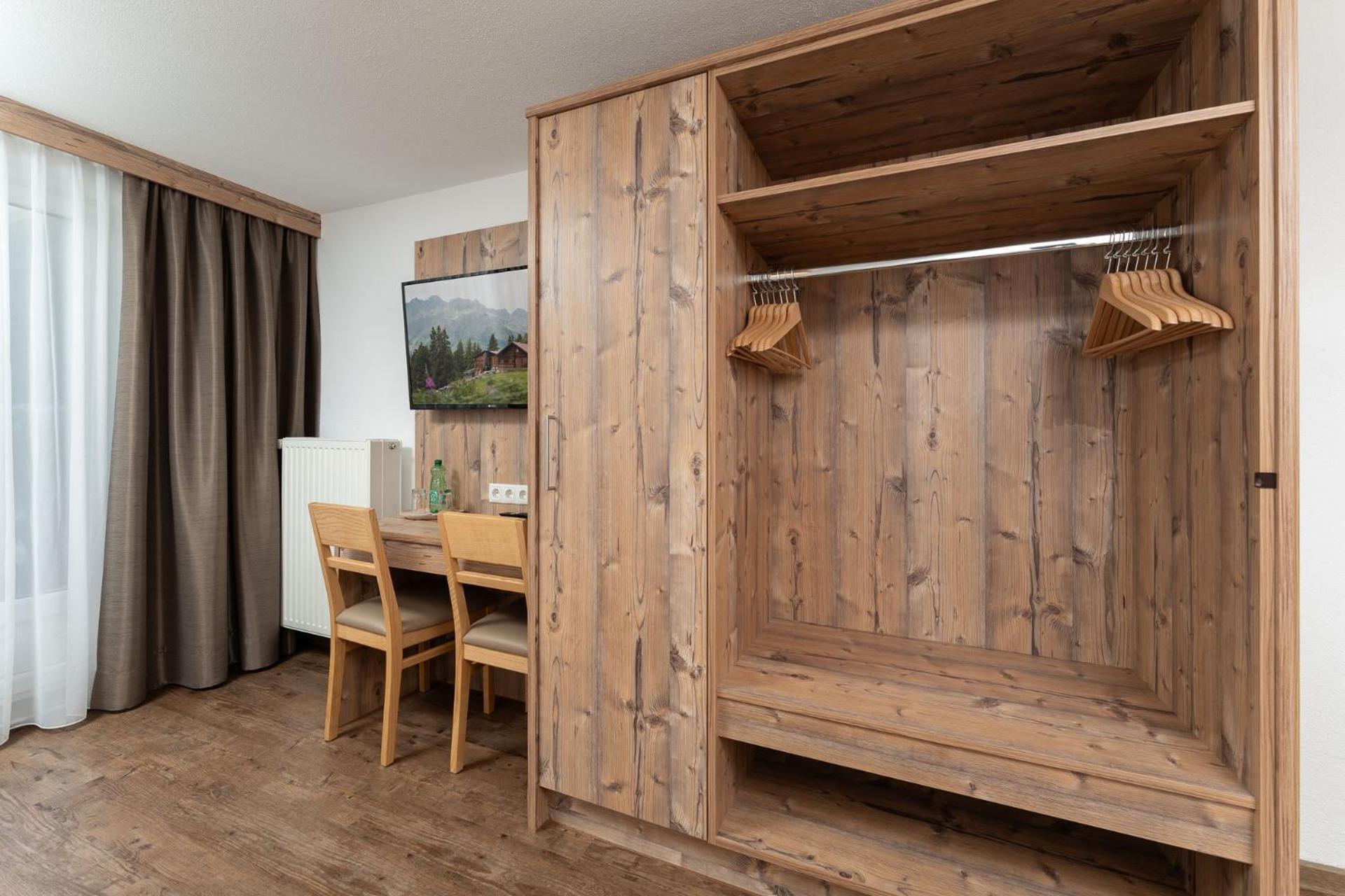 Haus Margret Acomodação com café da manhã Sankt Leonhard im Pitztal Exterior foto