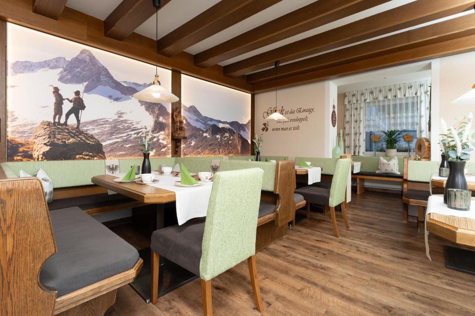 Haus Margret Acomodação com café da manhã Sankt Leonhard im Pitztal Exterior foto