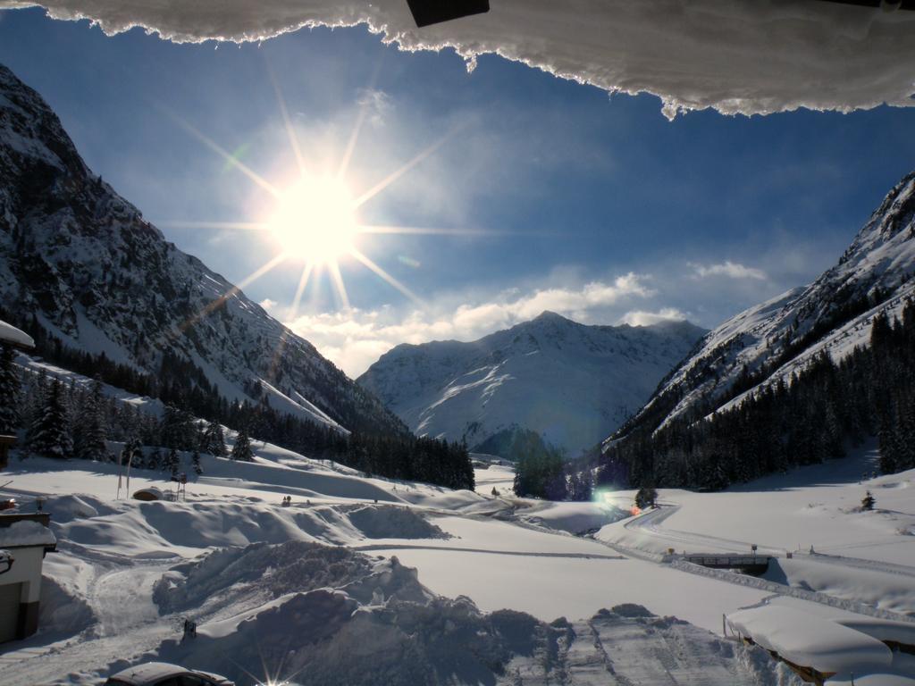 Haus Margret Acomodação com café da manhã Sankt Leonhard im Pitztal Exterior foto