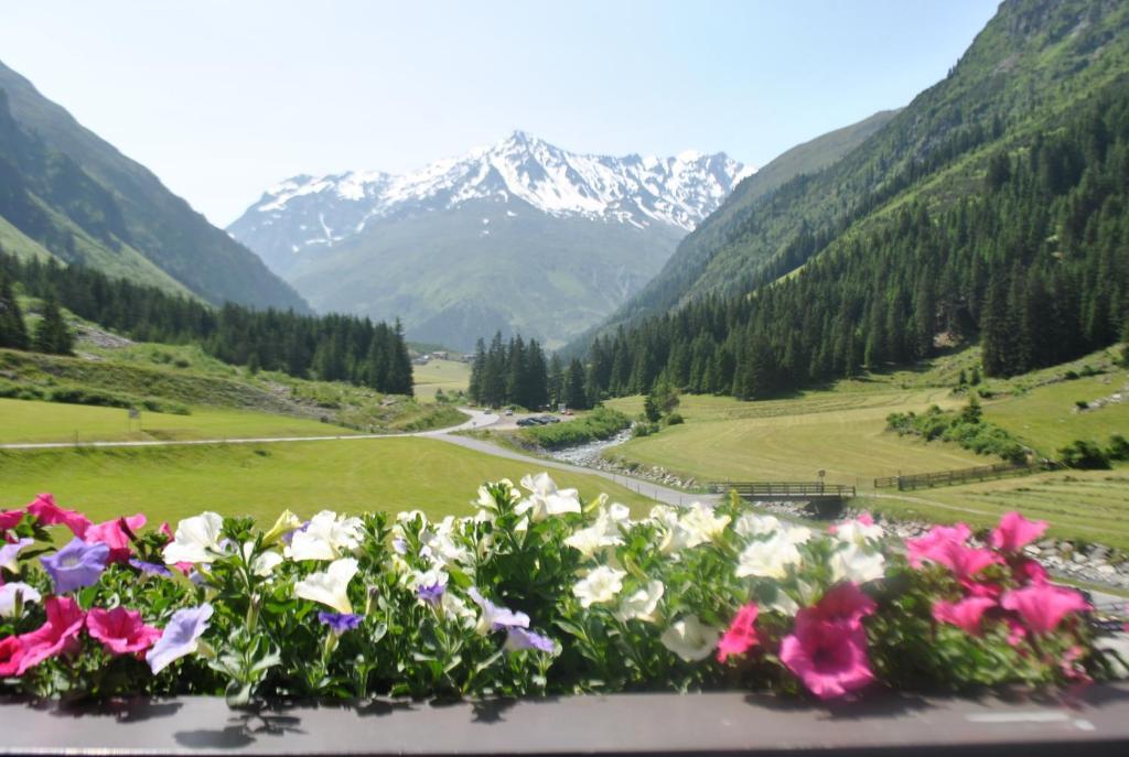 Haus Margret Acomodação com café da manhã Sankt Leonhard im Pitztal Quarto foto